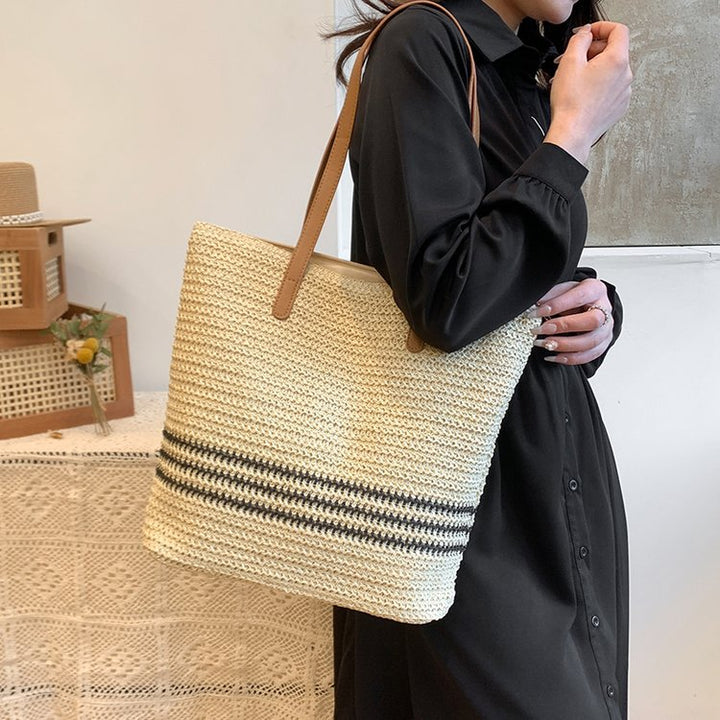 Spacious beach bag with durable synthetic leather handle Stornfield