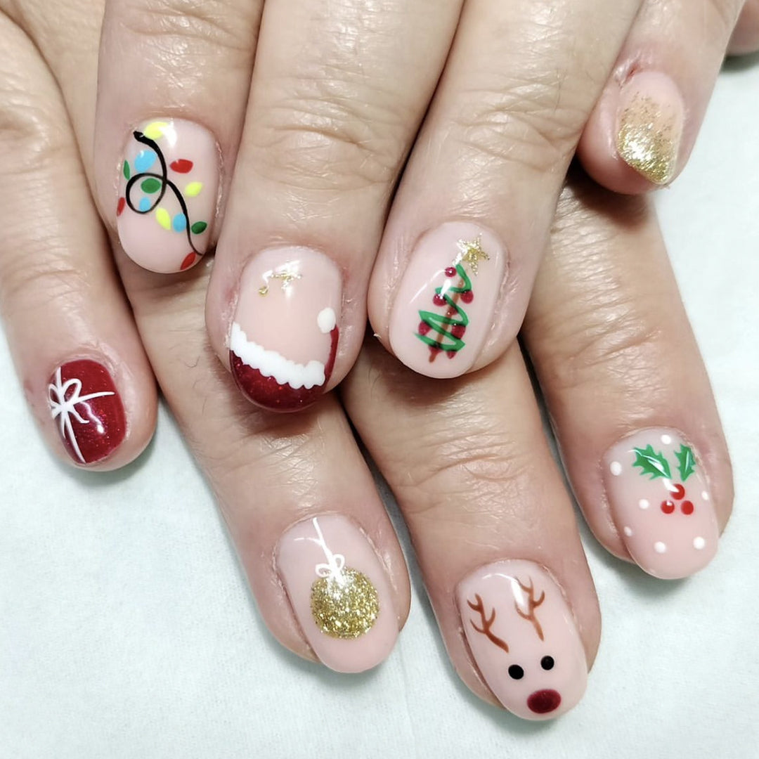 Festive Holiday-Themed 3D Nail Art Stornfield