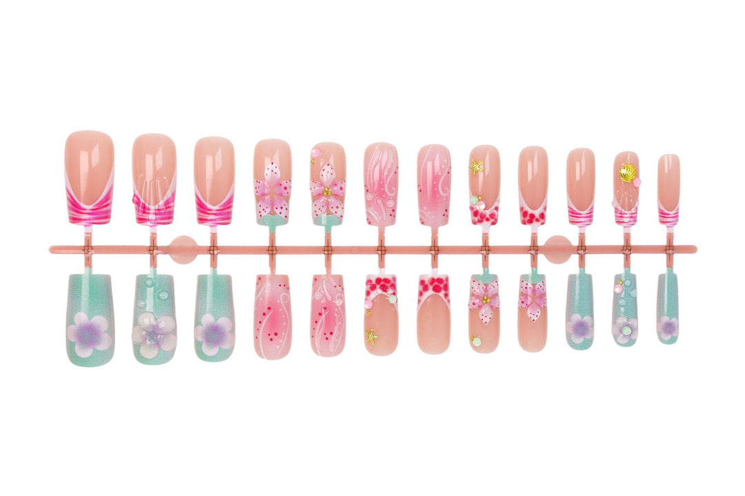 Nail set with floral accents and elegant details Stornfield