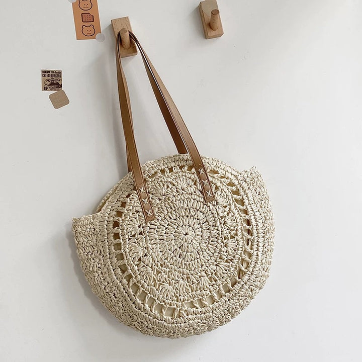 Handcrafted straw shoulder bag with unique design Stornfield