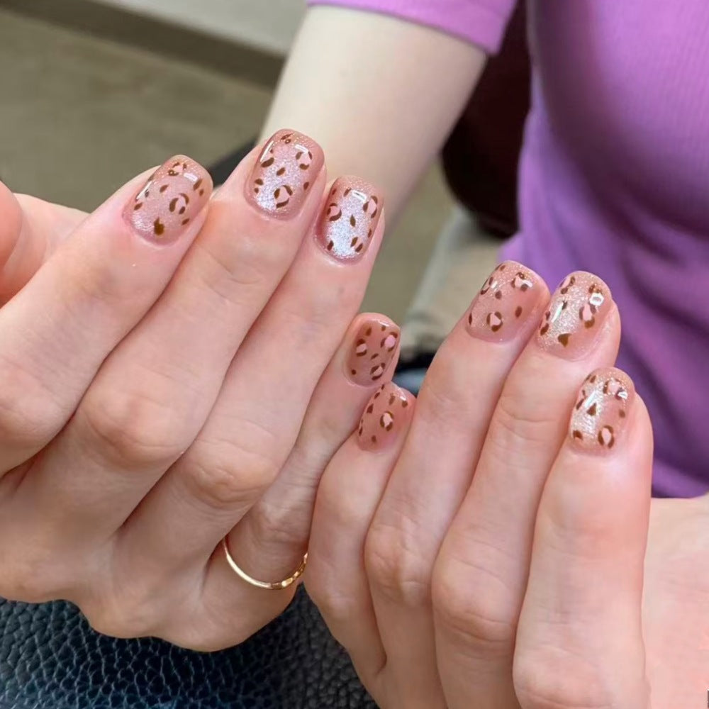 Artistic Press-On Nail Set with Leopard Print Design Stornfield