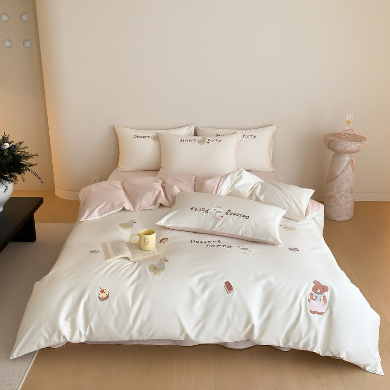Bedding complete set made of cotton satin with dessert party motif and reversible pillowcases