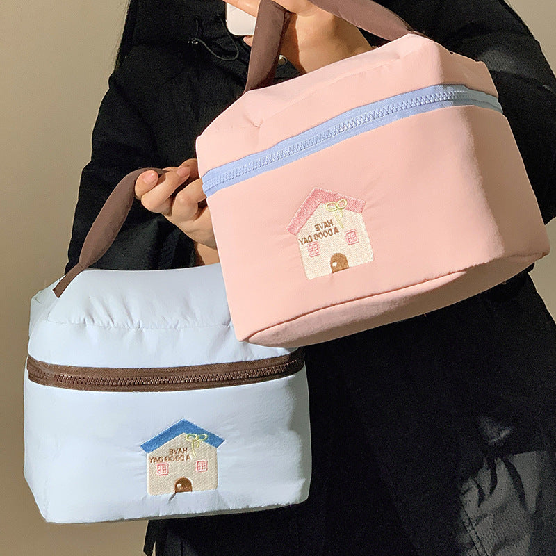 Practical Lunchbox with Playful House Design Stornfield