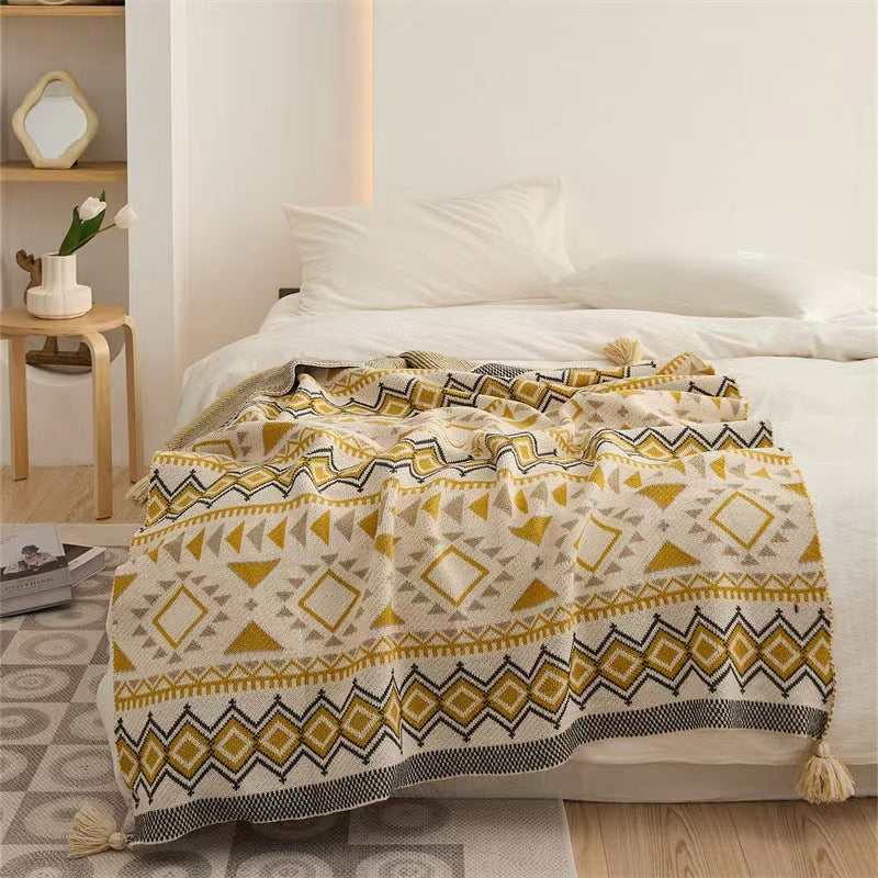 Decorative Ethnic Pattern Throw Blanket