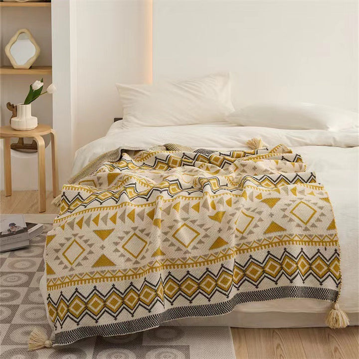 Decorative Ethnic Pattern Throw Blanket