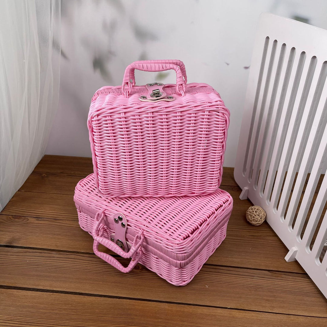 Women elegant handbag made of woven material Stornfield
