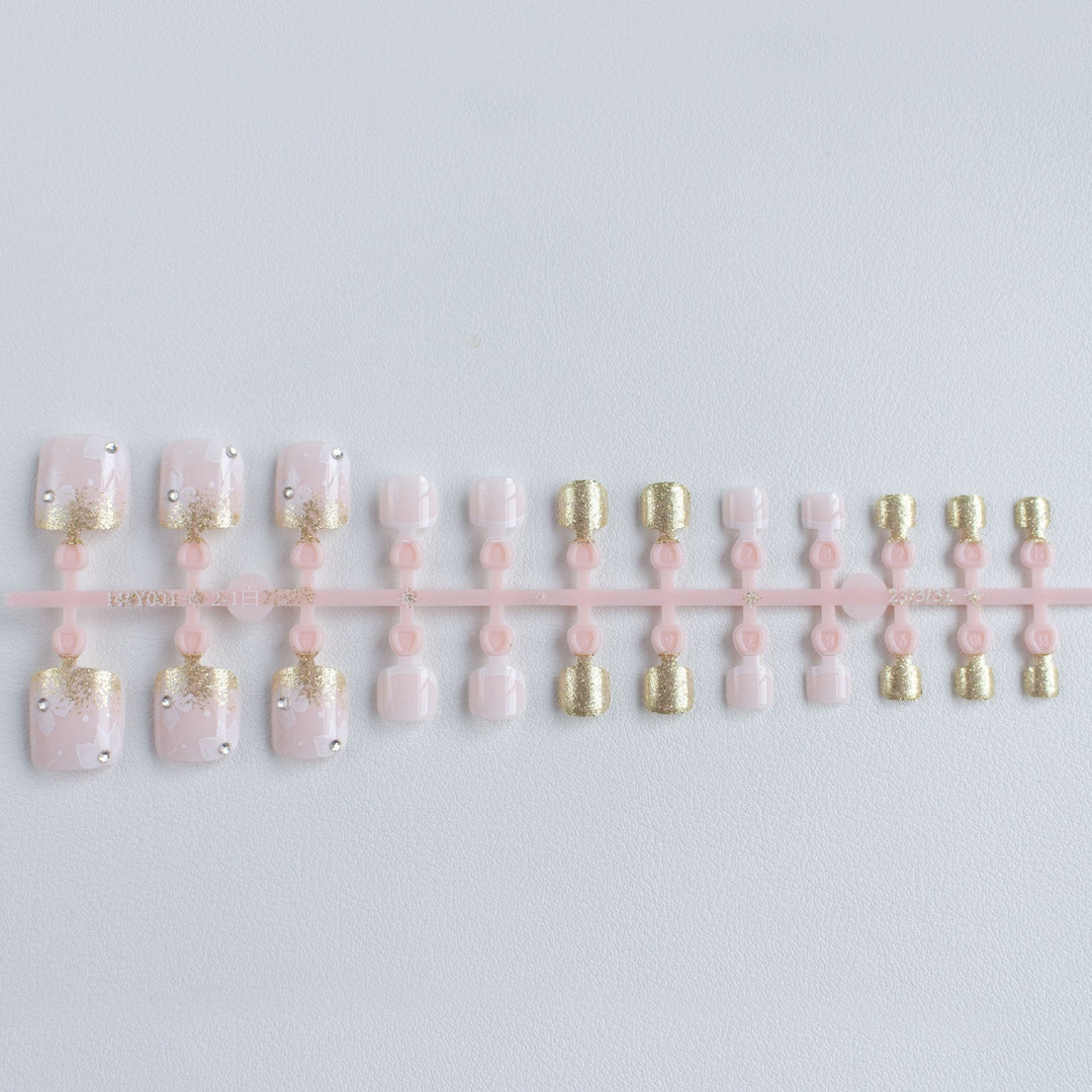 Elegant Floral Gel Nail Art
