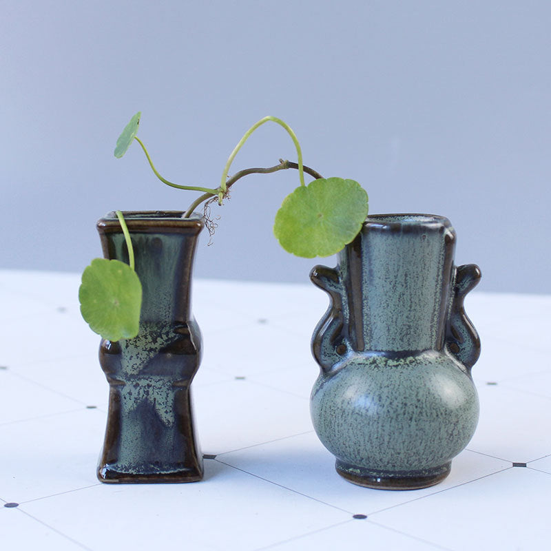 Elegant ceramic vase with artistic design Stornfield