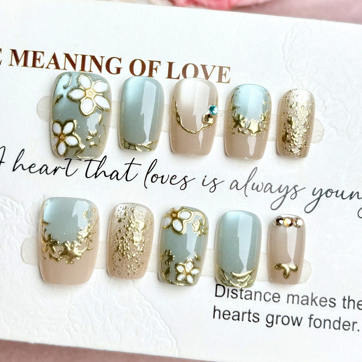 Artistic Press-On Nail Set with Elegant Floral Design