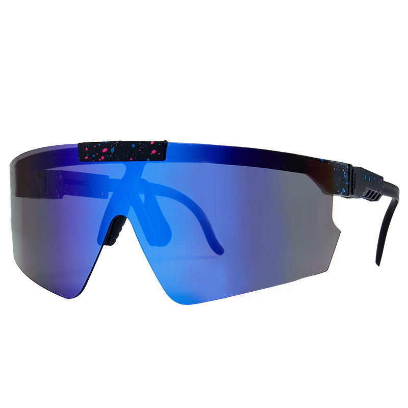 Women's sport sunglasses in modern design with large lenses Stornfield