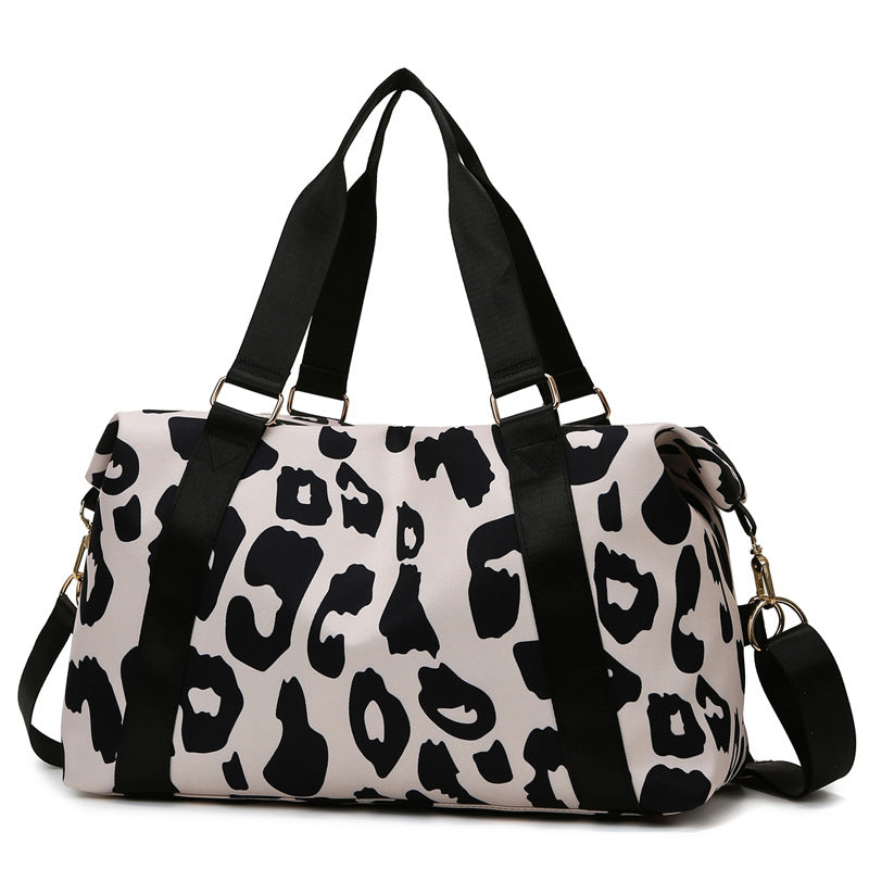 Sporty Tote Bag with Elegant Leopard Pattern Stornfield