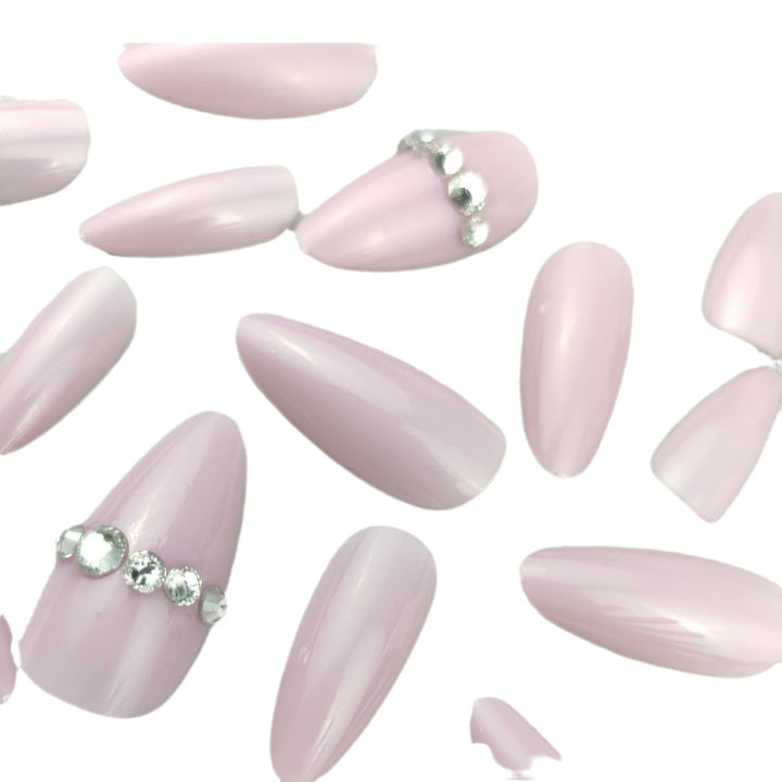 Elegant Almond-Shaped Nail Enhancements Stornfield 1789915615