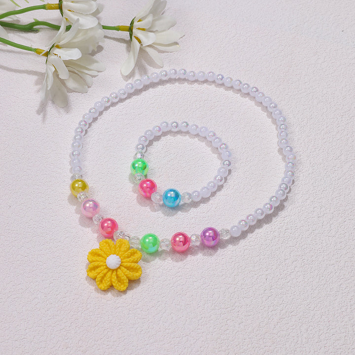 Playful jewelry set with flower pendant Stornfield