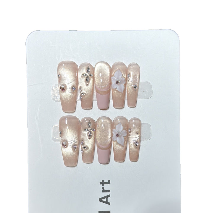 Elegant Floral Accent Press-On Nail Set Stornfield