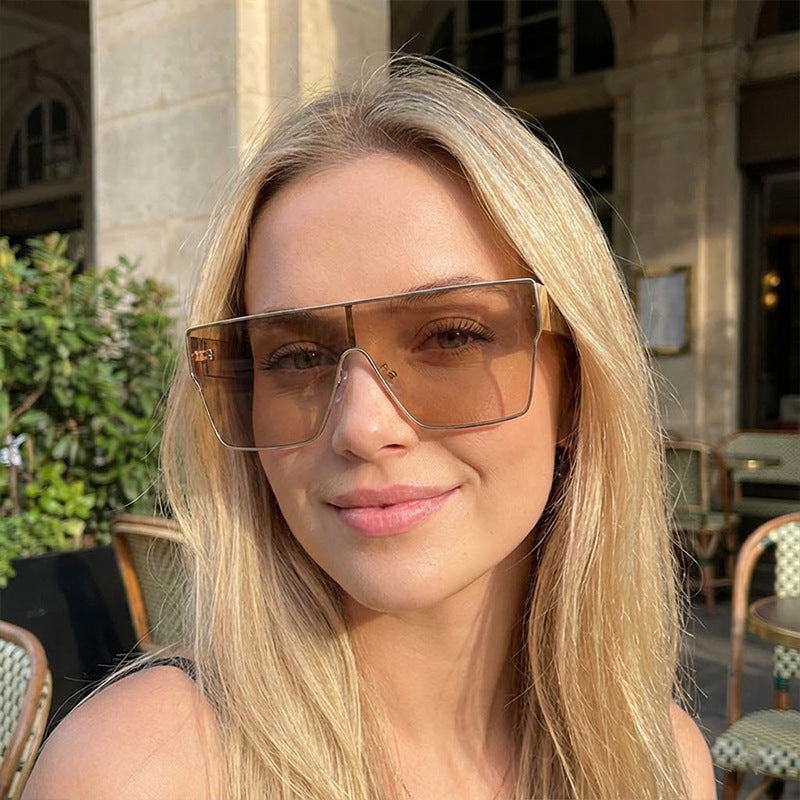 Women’s fashionable visor-like sunglasses with innovative frame Stornfield