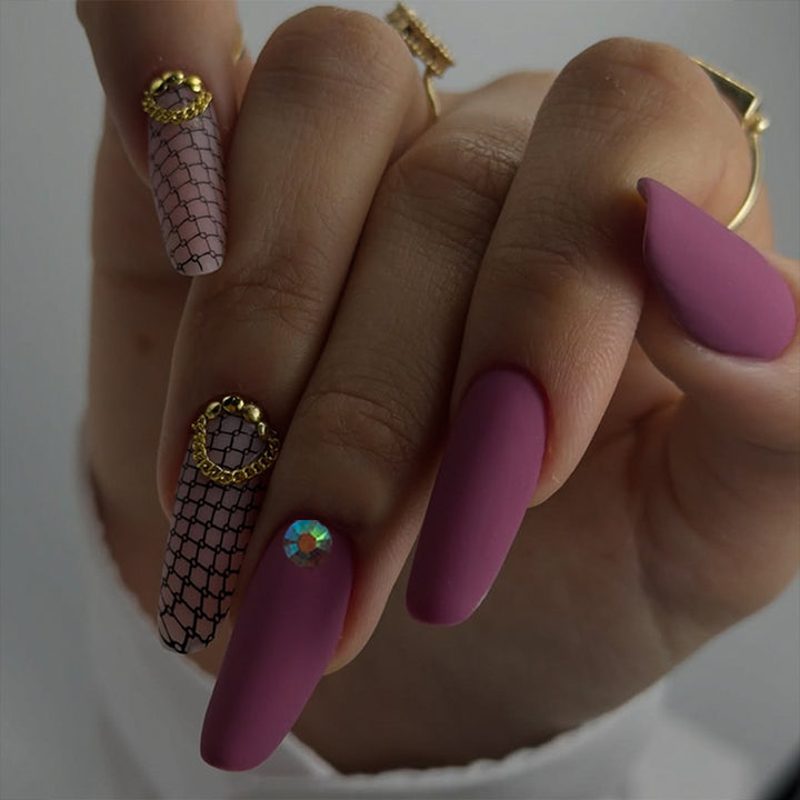 Artificial nails with unique network design and glamorous accents Stornfield