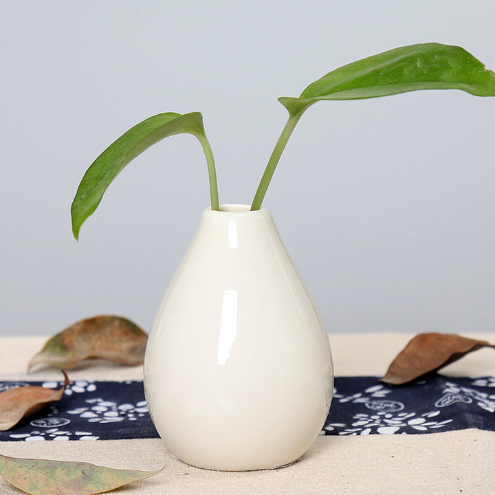 Elegant Teardrop-Shaped Ceramic Flower Vase Stornfeild