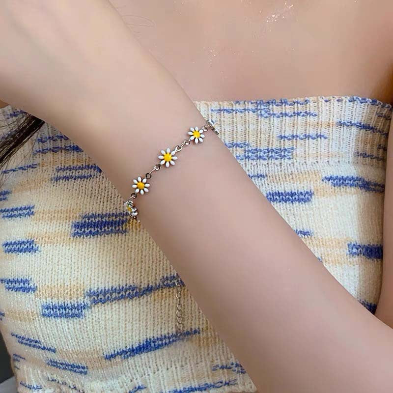 Flower Charm Bracelet Stornfield