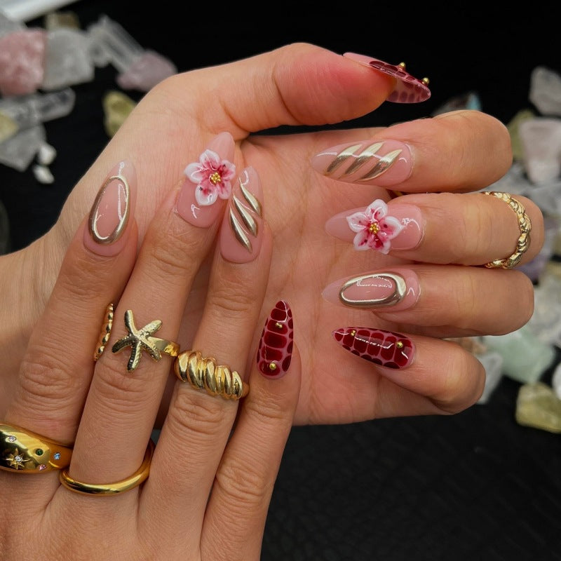 Animal-Inspired Press-On Nail Art Set Stornfield