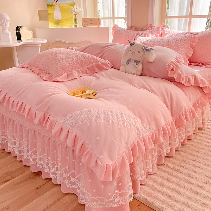 Luxurious Floral Ruffled Quilted Comforter Set