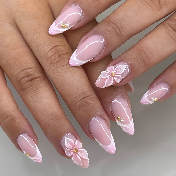 Elegant Floral Design Press-On Nail Set Stornfield