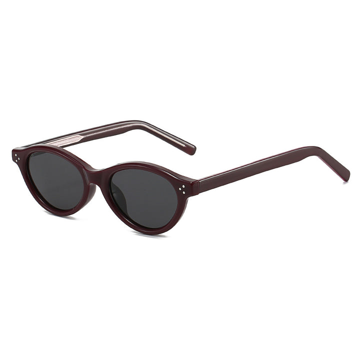 Women Cat-Eye Sunglasses with elegant, transparent frame and UV400 protection Stornfield