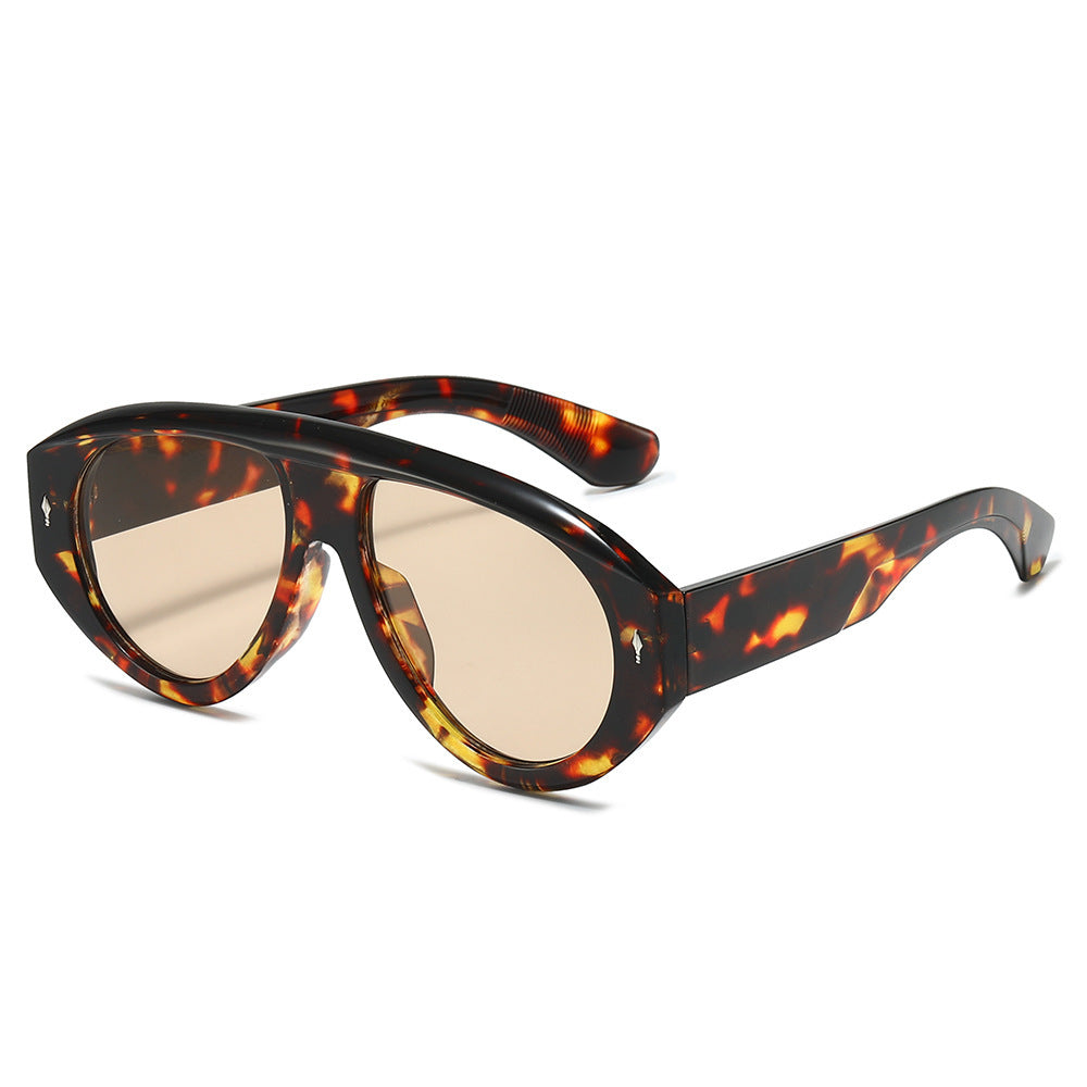 Fashion-Forward Sculptural Sunglasses Stornfield