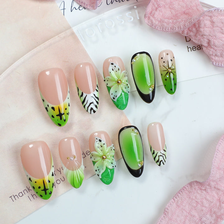 Artificial nail set with floral and colorful design Stornfield