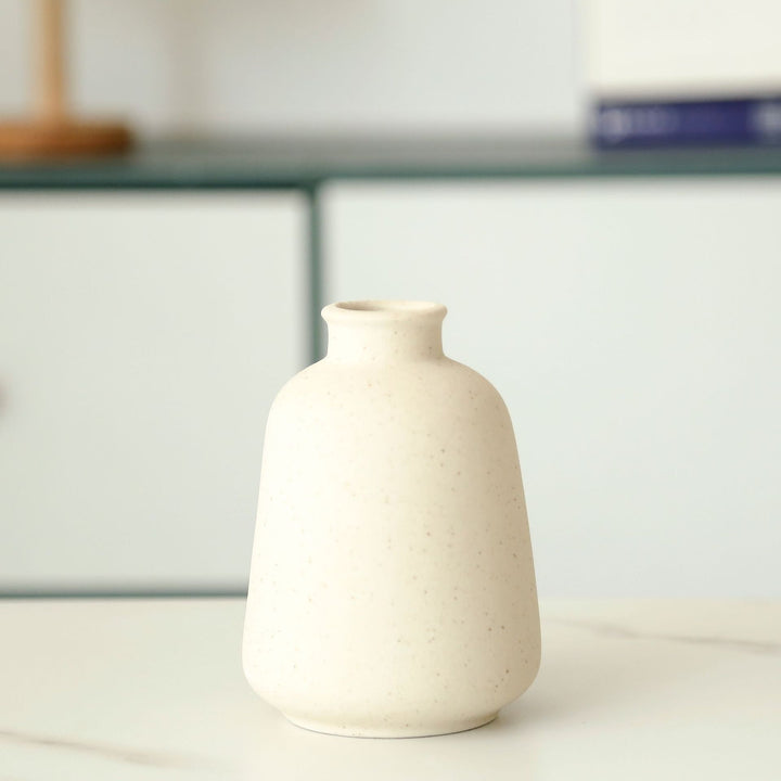 Modern Minimalist Ceramic Bud Vase Stornfeild