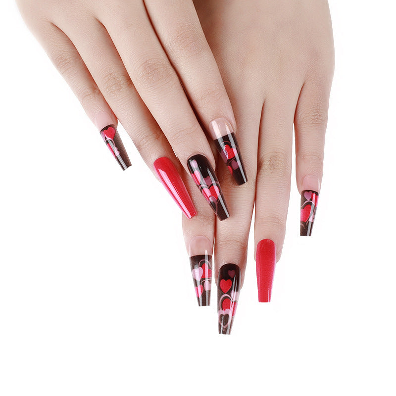 Fake nails in an eye-catching heart design Stornfield