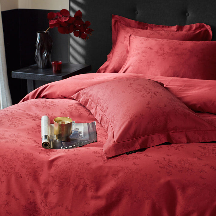 Premium bedding set made of cotton satin with subtle jacquard embossing and concealed zipper