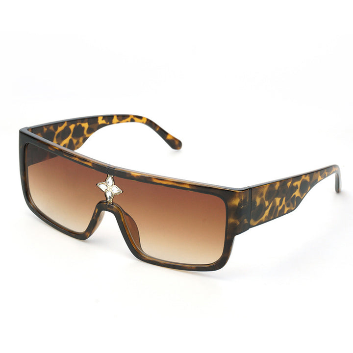 Women's sunglasses in futuristic oversized design with sparkling decor Stornfield