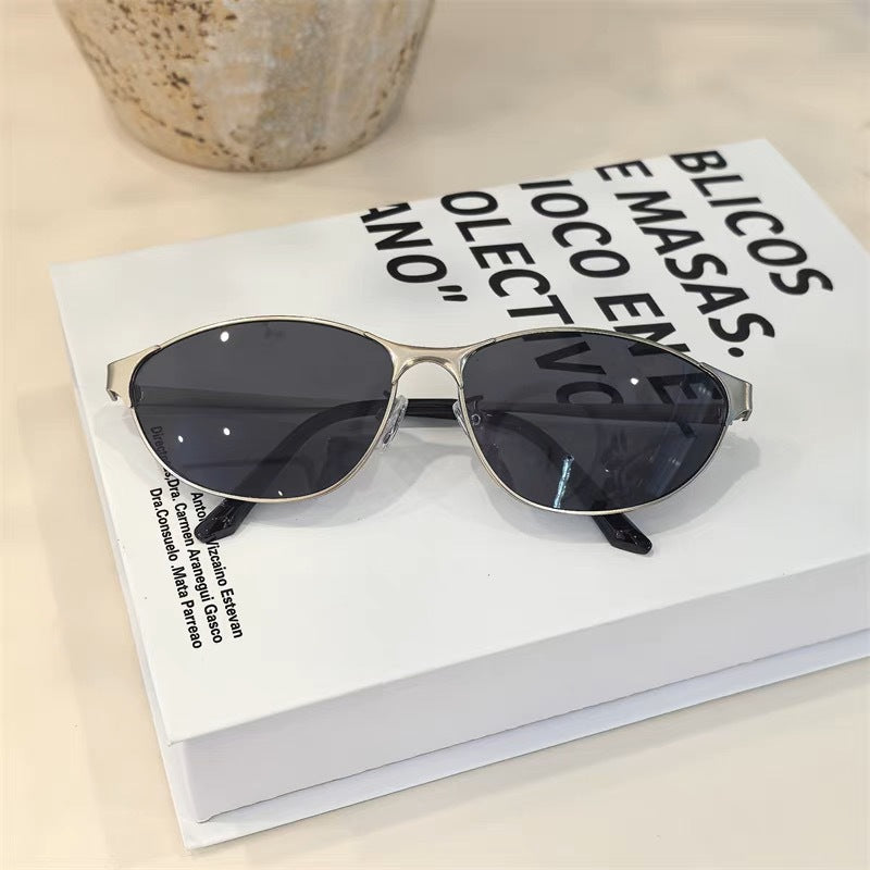 Fashionable Metal Sunglasses in Modern Design Stornfield