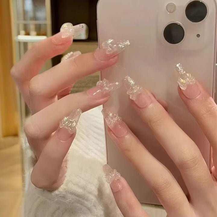 Artful nail designs with cat motif Stornfield