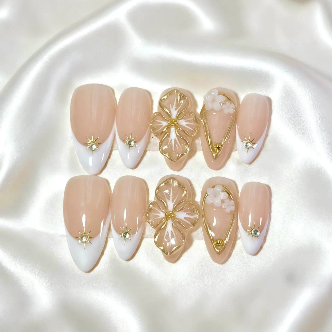 Elegant Press-On Nail Art Set with Luxurious Floral Accents