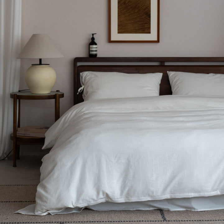 Waffle-Jacquard Cotton Duvet Cover Set with Corner Tie Pillowcases