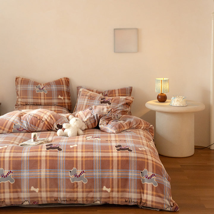 Children's bedding set made of cozy flannel with checked animal faces print and zipper