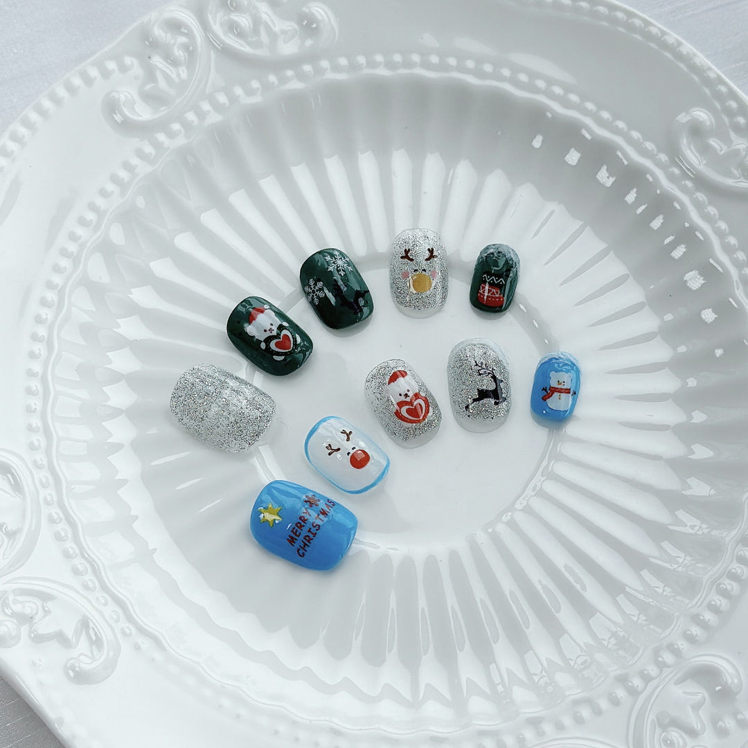 Seasonal Holiday-Themed Press-On Nail Set