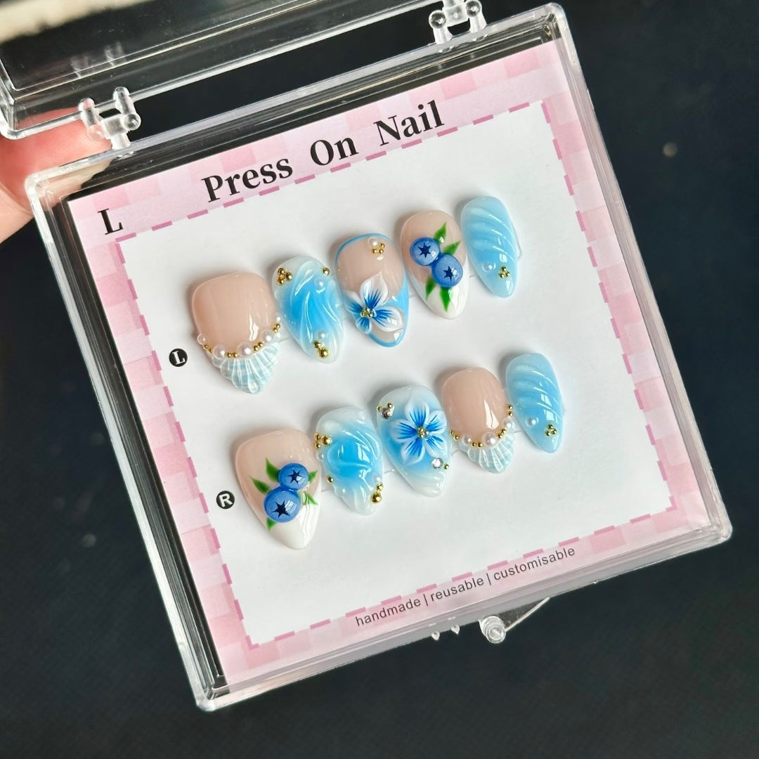 Decorative Handcrafted Press-On Nail Art Set with Beach-Inspired Designs