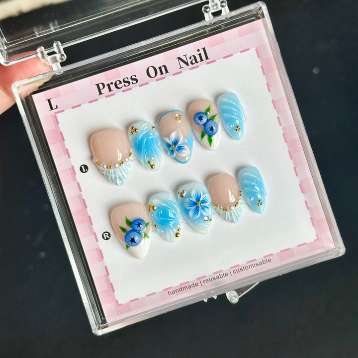 Decorative Handcrafted Press-On Nail Art Set with Beach-Inspired Designs