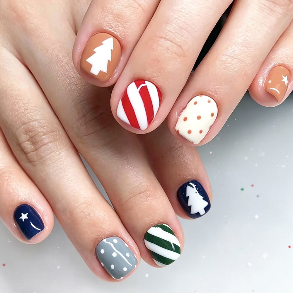 Holiday-Themed Nail Art Design Stornfield