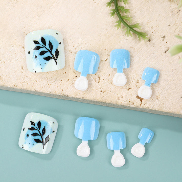 Stylish leaf design artificial nails Stornfield