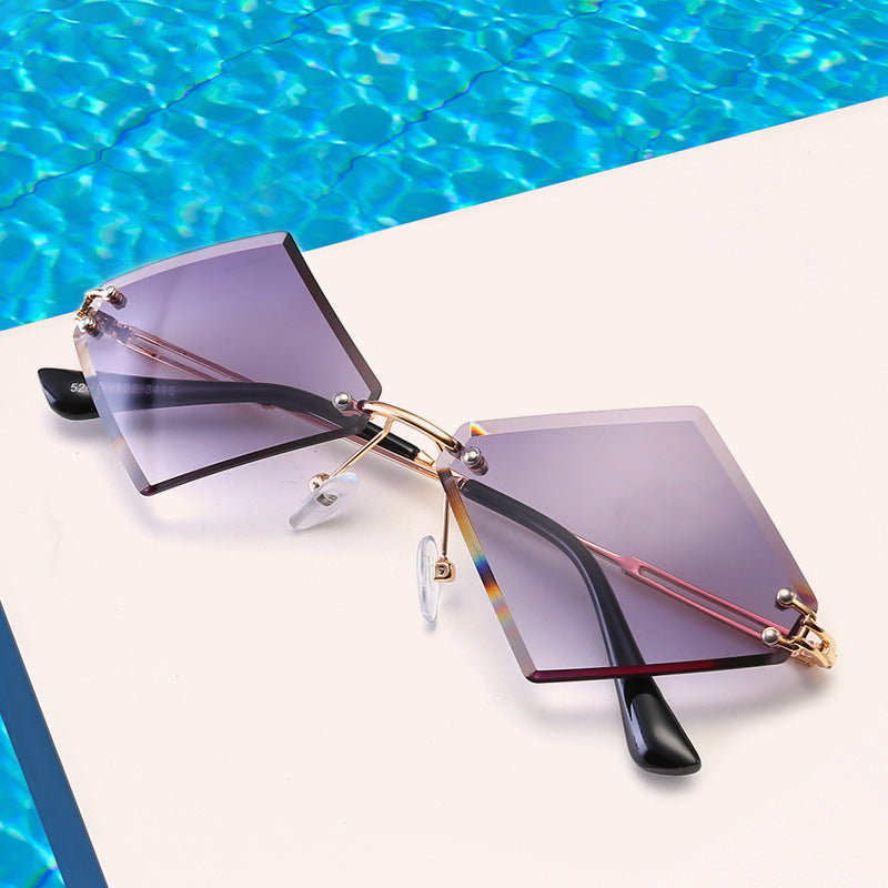 Ladies fashionable geometric sunglasses with mirrored lenses Stornfield