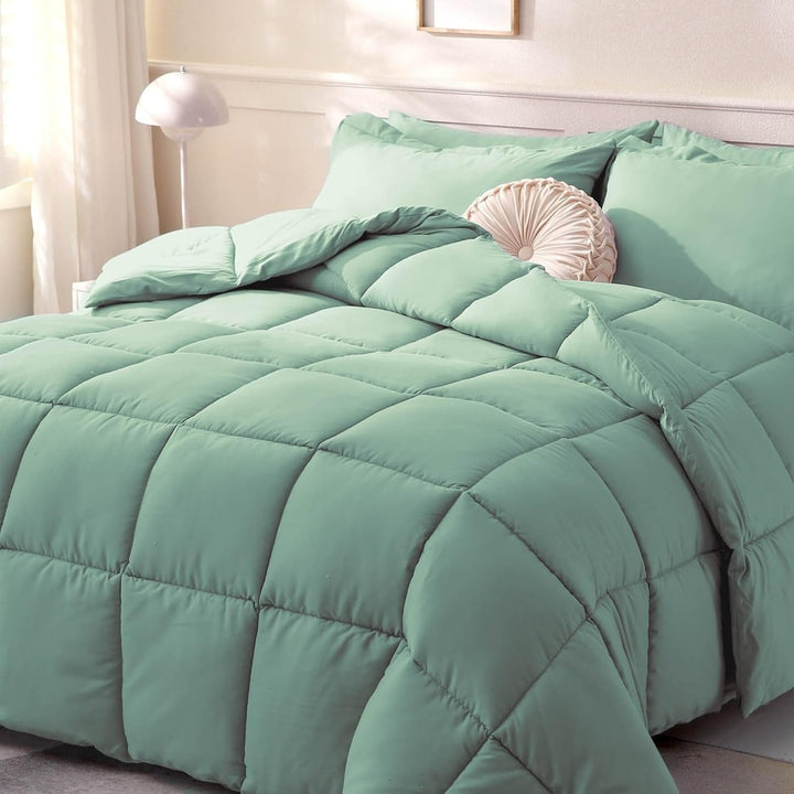 Ultra-Soft Premium All-Season Comforter Stornfield