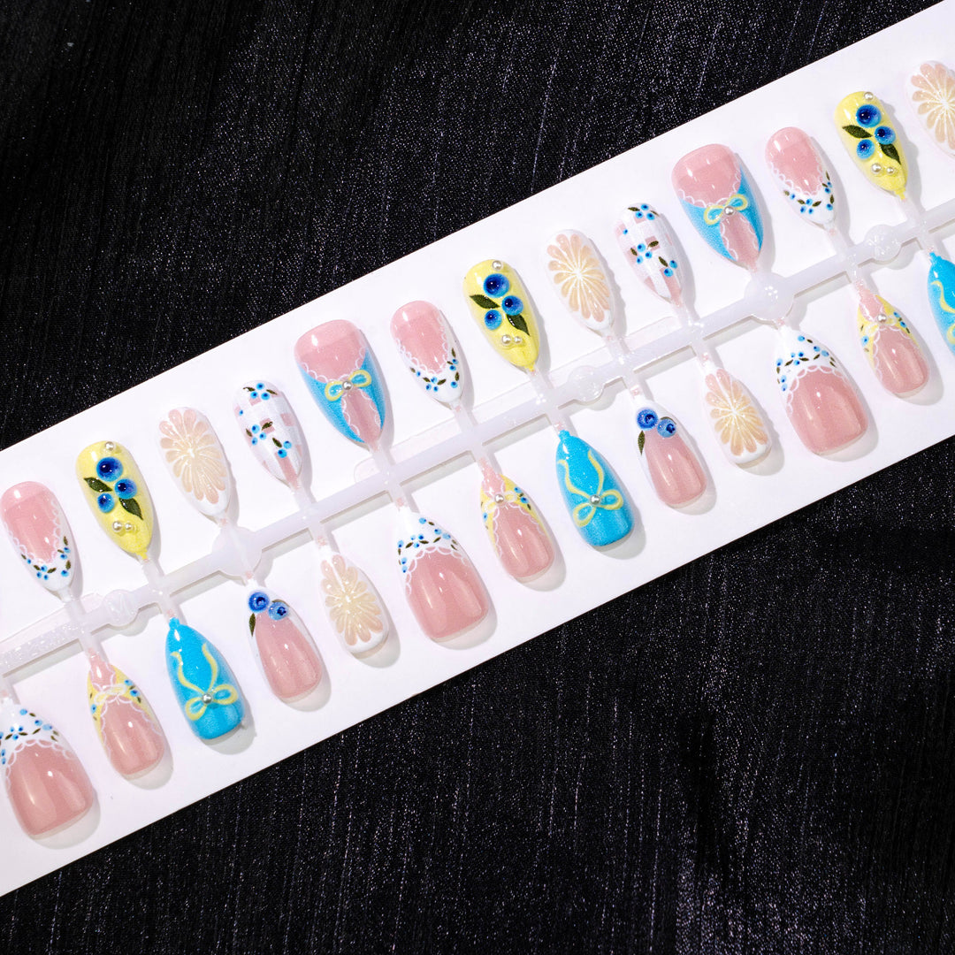 Artistic 3D Decorative Press-On Nail Set