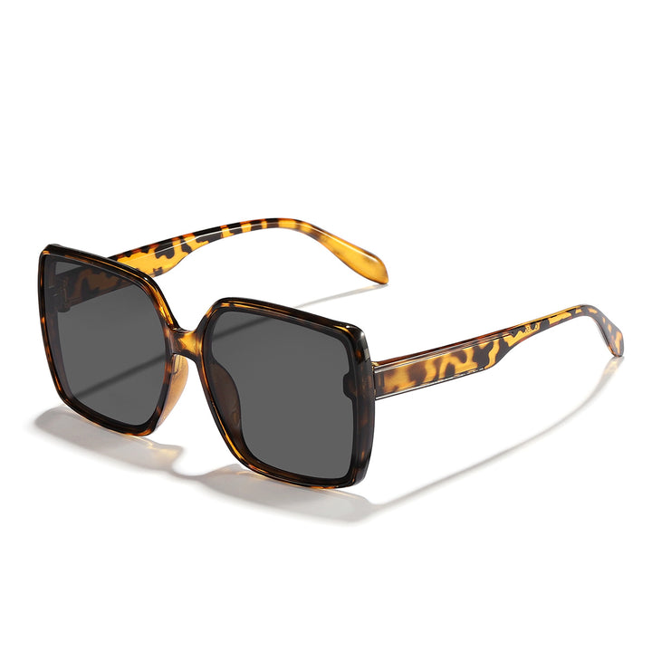 Women's oversized sunglasses with modern square frame and protective lenses Stornfield