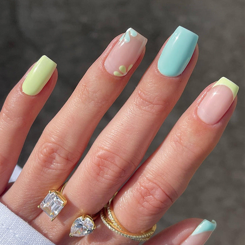 Artful nail extensions in trendy floral design Stornfield