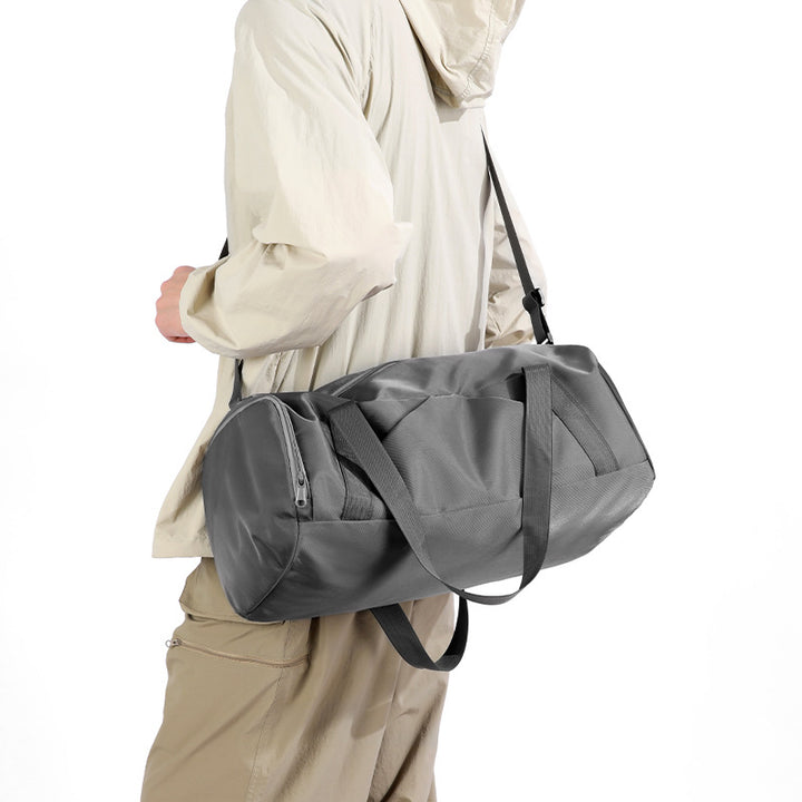 Sporty travel bag with adjustable shoulder strap and sturdy material Stornfield