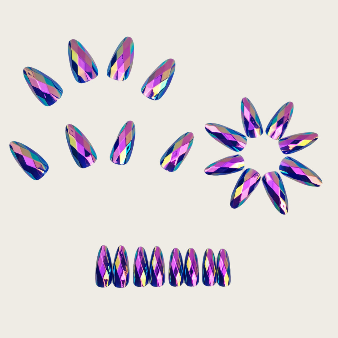 Artificial nails in elegant crystal design Stornfield