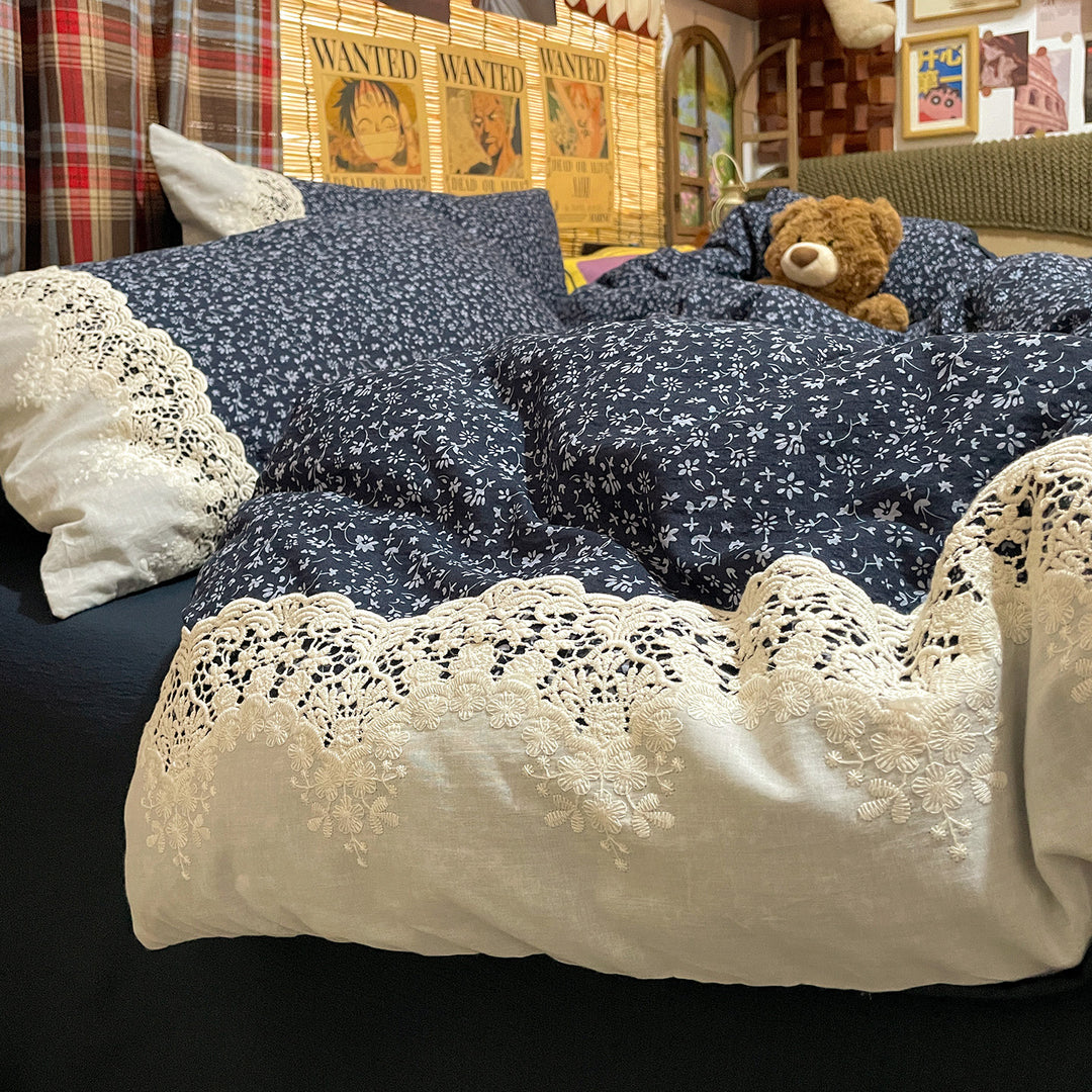 Floral Patterned Bedding Set